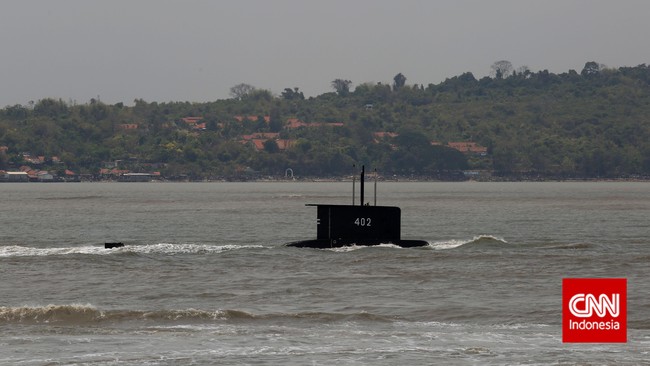 Dua kapal selam tersebut adalah KRI Cakra dan KRI Nanggala. Keduanya saat ini dioperasikan oleh Komando Armada Indonesia Kawasan Timur di Surabaya, Jawa Timur.