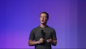 Pendiri Facebook Nikmati Candi Borobudur