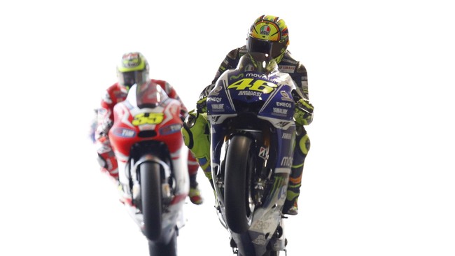 Para petinggi tim-tim MotoGP seperti Honda, Movistar Yamaha, Ducati, dan Suzuki mengutarakan pendapatnya tentang penggunaan sistem perangkat elektronik tunggal.
