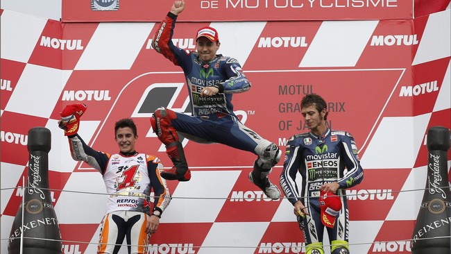 Berkaca dari keluhan Marc Marquez terhadap motor baru RC213V, Lorenzo yakin Repsol Honda akan mengalami kesulitan menjalani MotoGP 2015.