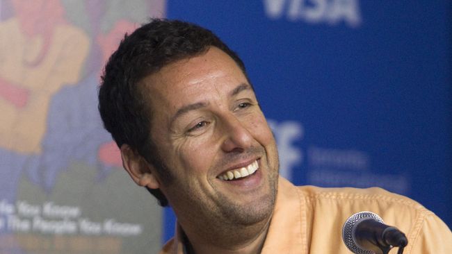 Beberapa wajah terkenal terlihat dalam trailer yang baru dirilis Sony beberapa waktu lalu. Salah satunya, ada si spesialis komedi, Adam Sandler.
