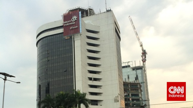 Direksi baru Telkom memasang target pertumbuhan pendapatan 20 persen lebih tinggi dari rata-rata perusahaan telekomunikasi lainnya tahun depan.