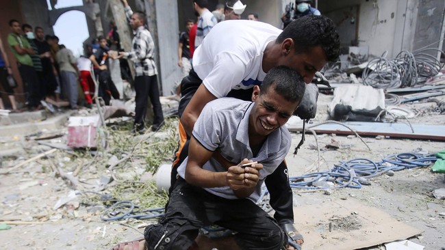 Swedia, sebagai salah satu negara Eropa besar, mengakui kedaulatan Palestina tanpa meminta pendapat sekutunya. Meskipun dikritik, Swedia tetap idealis.