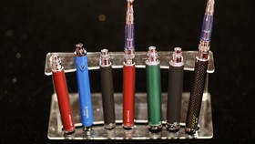 Pemerintah Diminta Tak Gegabah Membuat Aturan Rokok Elektrik