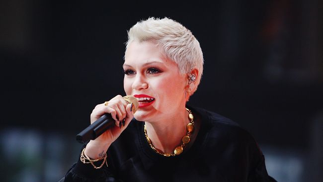 Jessie J baru-baru ini mengaku, tenarnya lagu&nbsp;Party in USA&nbsp;yang dibawakan oleh Miley Cyrus telah menyelamatkan dirinya selama tiga tahun.