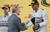 Kisah Balapan dari Pinggir Laut Hitam Untuk pertama kalinya Rusia menjadi tuan rumah ajang balapan Formula Satu. Ajang ini dihadiri oleh presiden Vladimir Putin yang juga menyerahkan piala.