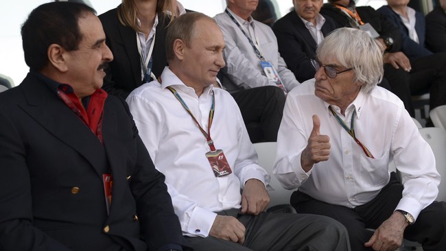 Bos besar Formula Satu (F1) Bernie Ecclestone menjagokan Lewis Hamilton untuk kembali menjadi juara dunia pada musim balap tahun ini karena beberapa faktor.