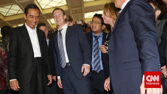 Belum lama ini pendiri sekaligus CEO Facebook bertandang ke Indonesia. Ia menemui sejumlah pejabat, termasuk Presiden terpilih Joko Widodo.