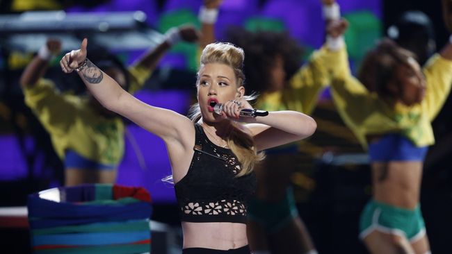Musisi asal Australia, Iggy Azalea dan Sia, berhasil meraih nominasi Grammy Awards. Namun kemenangan mereka kelak dikhawatirkan banyak kalangan.