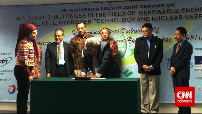 Kebutuhan energi di Indonesia diprediksi terus melonjak. Salah satu cara menghadapinya adalah dengan memakai enerfi alternatif, nuklir misalnya.