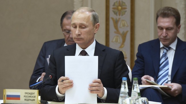 NATO dibuat pusing dengan "keanehan" aktifitas penerbangan yang dilakukan oleh Rusia. Pesawat-pesawat NATO pun melacak keberadaan pesawat Rusia.