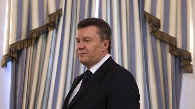 Interpol mengabulkan permohonan pemerintah Ukraina untuk memasukkan mantan Presiden Viktor Yanukovich masuk daftar buron internasional karena tuduhan korupsi.
