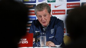 Gara-Gara Sterling, Hodgson Khawatir Nasib Para Pemain Muda