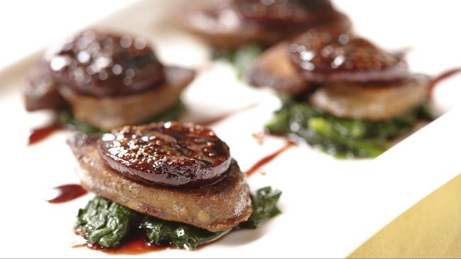 Meski terkesan menjijikkan, namun menurut para pencicip, sperma tuna ini punya rasa yang mirip dengan foie gras.