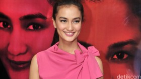 Cinta Atiqah dan Rio Dewanto Bikin Fira Basuki Menangis