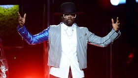 Pentolan Black Eyed Peas: Aneh Pakai Apple Watch
