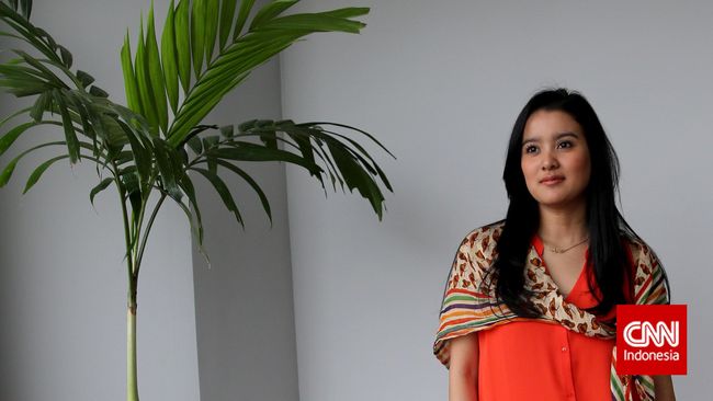 Turut mempromosikan transportasi umum di Jakarta, produser film Mantan Terindah berharap dukungan pemerintah.