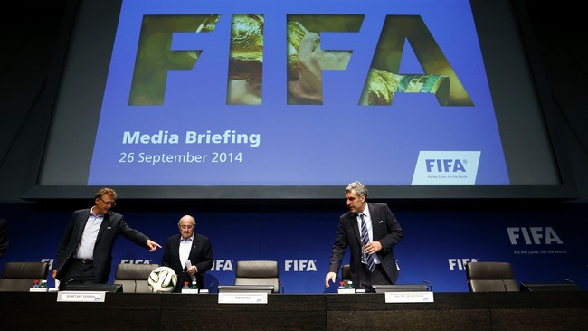 Sekertaris Jenderal FIFA Jerome Valcke menepis dugaan adanya diskriminasi gender yang diakibatkan pemilihan lapangan artifisial untuk Piala Dunia wanita.