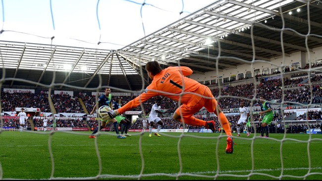 Perjuangan Newcastle United keluar dari zona degradasi semakin berat setelah mereka akan kehilangan kiper utama hingga musim berakhir.