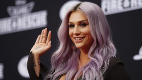 Ibunda Protes Kesha Urung Tampil di Acara Billboard