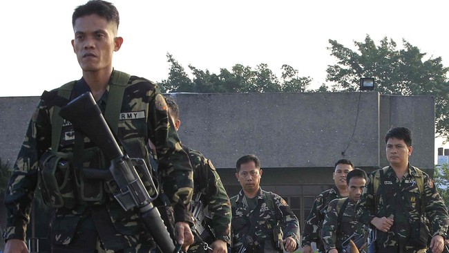 John Ridsdel tewas dipenggal dan kepalanya dibuang di Jolo pada Senin malam, setelah tenggat waktu pembayaran tebusan 300 juta peso atau Rp84 miliar lewat.