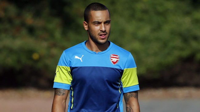 Demi mendapatkan satu tempat di skuat tim nasional Inggris serta perpanjangan kontrak baru bersama Arsenal, Theo Walcott harus membuktikan dirinya.