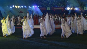 Bergoyang India Seluwes Kajol di JNICC