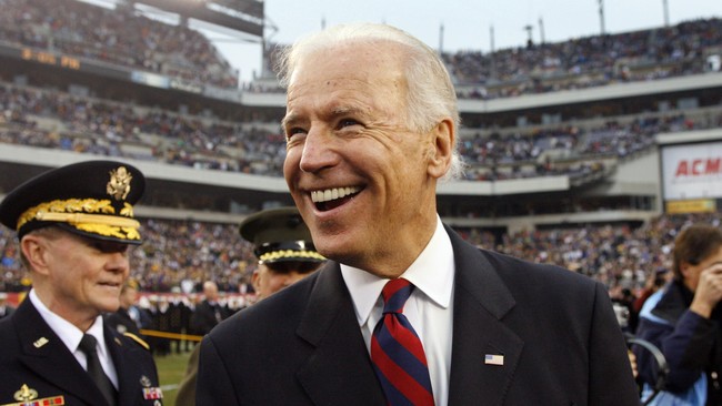 Suara tembakan terdengar dari rumah Wakil Presiden AS, Joe Biden dan seorang pria ditangkap namun belum diketahui terlibat dalam penembakan itu atau tidak.