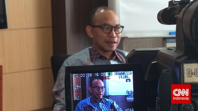 Menurut Chatib, pasar tidak pernah mau menunggu sampai suku bunga AS naik. Pasar bekerja dari enam bulan sebelum kejadian.