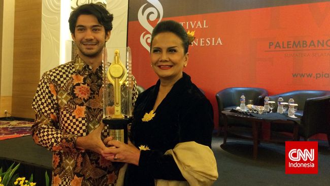 Selain pertarungan antara aktor maupun aktris senior dengan si junior, juga ada persaingan ketat film-film kaliber festival mancanegara.