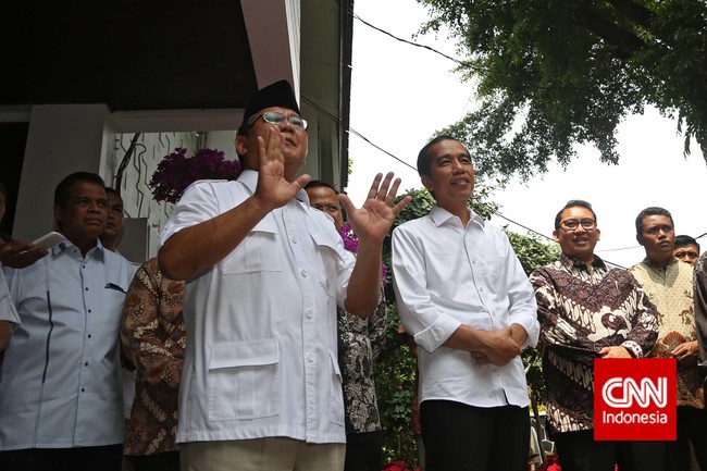 Peneliti LSI Denny JA, Adjie Alfaraby mengatakan Prabowo-Sandi dapat dukungan suara 44,2 persen pemilih terpelajar, Jokowi-Ma'ruf hanya 37,7 persen.