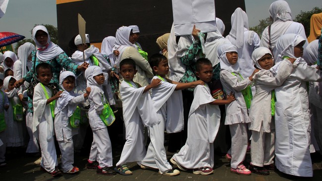 MUI membolehkan pendaftaran haji usia dini dengan syarat ketat, salah satunya tidak mengganggu peserta haji dewasa (mukallaf) yang sudah mendaftar.