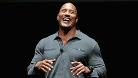 'Baywatch' ala 'The Rock' Nyaris Jadi Kenyataan