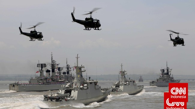 Selama ini masih banyak loophole di udara dan di laut sehingga pertahanan harus diperkuat oleh TNI.