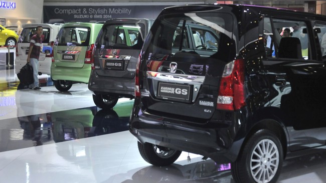 Pemprov DKI Jakarta melalui Badan Pengelolaan Keuangan Daerah bulan depan melelang 100 mobil dari total 300 mobil kepada masyarakat dengan penawaran tertinggi.