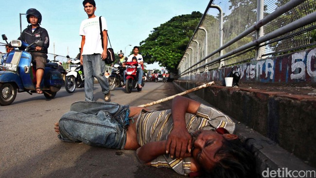 Jalur protokol seperti Jalan Sudirman, Thamrin, Kuningan, dan Gatot Subroto akan dibersihkan dari gelandangan, pengamen, PSK dan anak jalanan.