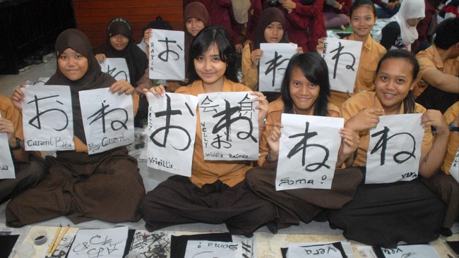 Pemerintah akan mengevaluasi Perjanjian Kerjasama Ekonomi Indonesia-Jepang (IJEPA) karena dinilai lebih menguntungkan pihak Jepang.