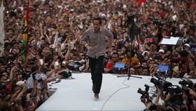 Relawan Dua Jari Ultimatum Jokowi: Batalkan Budi Gunawan