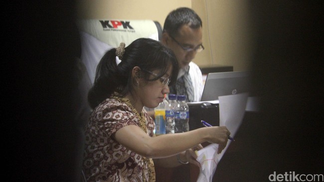 Kejaksaan Agung melakukan penggeledahan ke aset milik Udar Pristono, tersangka kasus korupsi pengadaan bus TransJakarta anggaran tahun 2012 dan 2013.