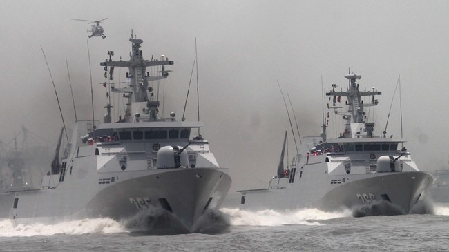 Pemerintah Amerika Serikat siap mengerahkan kapal laut milik militernya untuk mengawasi perairan Indonesia dari kapal asing pencuri ikan.