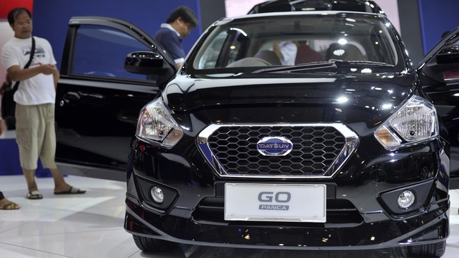 Setahun sudah mobil murah beristilah low cost green car (LCGC) dipasarkan di Indonesia. Penjualannya bagus, tapi kontroversi juga terus mengikutinya.