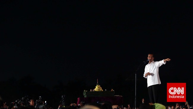 Tertundanya pengumuman kabinet Jokowi adalah buntut catatan Komisi Pemberantasan Korupsi soal nama menteri. Memilih dan memverifikasi butuh waktu lagi
