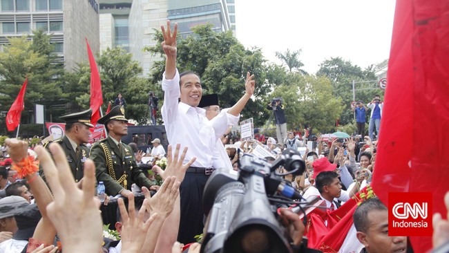 Memilih menteri menjadi tantangan pertama bagi pemerintahan baru Jokowi-JK. KPK dan PPATK pun digandeng untuk menelusuri rekam jejak para calon menteri.
