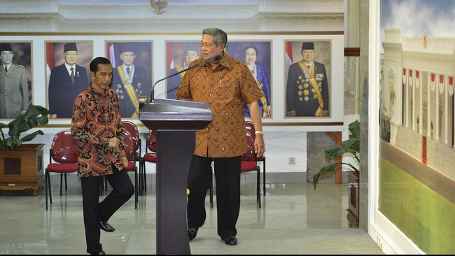 Gus Dur umumkan kabinetnya enam hari sesudah dilantik, sedangkan Megawati butuh waktu dua pekan. SBY paling cepat, hanya sehari usai dilantik.