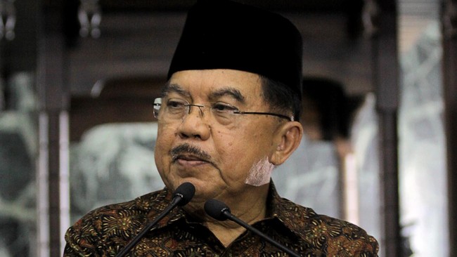 Agung Laksono hendak menyampaikan hasil Musyawarah Nasional Golkar kubunya ke Jusuf Kalla, politikus senior dan mantan ketua umum partai beringin.