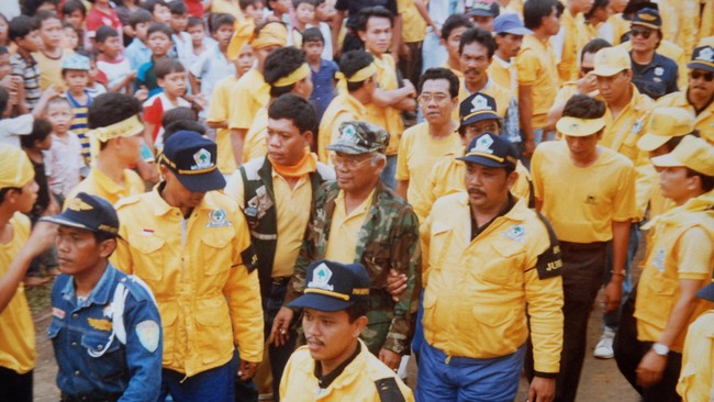 "Golkar adalah Orde Baru, Orde Baru adalah Golkar.&rdquo; -Akbar Tandjung, bekas Ketua Umum golkar yang juga pernah menjabat ketua DPR Republik Indonesia.