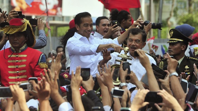 Jokowi meminta KPK dan PPATK menelusuri rekam jejak para calon menterinya. Demokrat yakin Jokowi dapat membentuk kabinet berisi menteri-menteri terbaik.