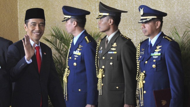 Direktur Utama Susi Air menemui Presiden Joko Widodo di Istana Merdeka untuk berbagi cerita seputar pekerjaannya.