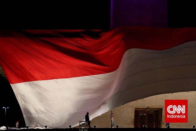 Rasisme Sebelum dan Sesudah Kemerdekaan RI Penyakit parah pada pelajaran sejarah nasional Indonesia yakni penggambaran konflik secara karikatural hitam-putih, bukan kisah manusia beraneka watak.