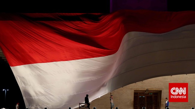 Rasisme Sebelum dan Sesudah Kemerdekaan RI Penyakit parah pada pelajaran sejarah nasional Indonesia yakni penggambaran konflik secara karikatural hitam-putih, bukan kisah manusia beraneka watak.